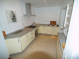 Bougainvillea Kitchen